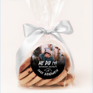 Sticker Rond Il a fait ça diplômé en noir et blanc