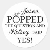 Sticker Rond Il a posé la question Faveur de popcorn de fiançai (Devant)