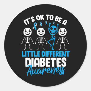 Sticker Rond Il est acceptable d'être un peu différent des spéc