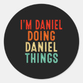 Sticker Rond I'm Daniel Doing Daniel Things Funny Christmas Ide (Devant)