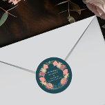 Sticker Rond Imaginaire Enchantée jardin floral mariage<br><div class="desc">Elégante,  fantaisiste,  Imaginaire Enchantée Jardin Floral design parfait pour une fête enchantée sur le thème de la forêt. Ce design présente des éléments floraux dans un cadre de feuilles verts et des accents dorés. Correspondance d'articles dans notre boutique pour un thème de fête complet.</div>