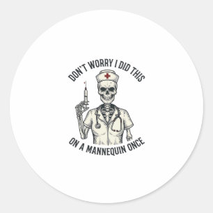 Sticker Rond Infirmière drôle squelette seringue gravure vintag