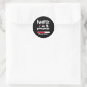 Sticker Rond Infirmière en cours Chargement Funny Nursing Schoo (Sac)