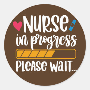 Sticker Rond Infirmière En Cours Veuillez Attendre Les Cadeaux 