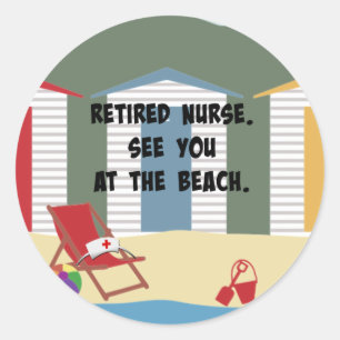 Sticker Rond Infirmière retraitée. À la Plage.