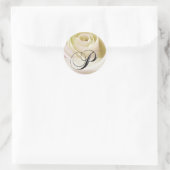 Sticker Rond Initiale rose nuptiale blanche P d'autocollant de (Sac)