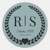 Sticker Rond Initiales de monogramme de mariage bleu sauge brum (Devant)