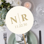 Sticker Rond Initiales mariage Monogramme Et Groom<br><div class="desc">Ajoutez une touche d'élégance à vos faveurs de mariage avec notre Mariage Monogram Bride et Groom Initials Classic Round Stickers. Ces autocollants sont le moyen parfait de personnaliser vos faveurs de mariage, cadeaux et enveloppes avec une touche intemporelle. Dotés d'un monogramme minimaliste mariage pour le couple, ces autocollants exsument le...</div>