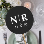 Sticker Rond Initiales mariage Monogramme Et Groom<br><div class="desc">Faites de votre journée de mariage une journée vraiment mémorable avec nos Stickers Classic Round Bride et Groom Initials Mariages, l'exemple de l'élégance et de la personnalisation. Conçus pour les couples à la recherche de sophistication et de style, ces autocollants apportent une touche de charme raffiné à chaque aspect de...</div>