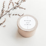 Sticker Rond Inline | Mariage personnalisé minimaliste moderne<br><div class="desc">Un design mariage minimaliste et très élégant,  avec vos noms en lettres classiques,  et des lettres manuscrites modernes.</div>