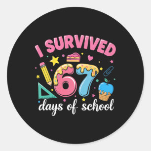 Sticker Rond J'ai survécu 67 jours d'école Mème drôle Professeu