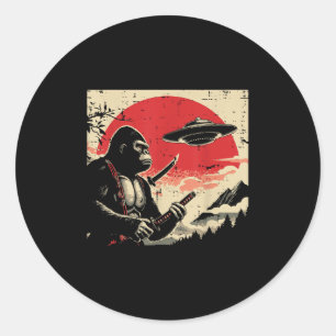 Sticker Rond Japonais Bigfoot Samurai Ufo Sasquatch Vintage
