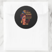 Sticker Rond Je suis une femme de février (Sac)