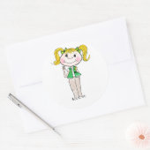 Sticker Rond Jeune fille scout tenant sa promesse (Enveloppe)