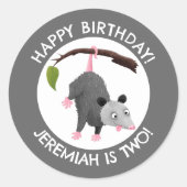 Sticker Rond Joli opossum personnalisées dessin d'anniversaire (Devant)