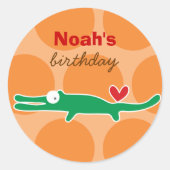 Sticker Rond Jolie fête d'anniversaire de l'alligator vert cari (Devant)