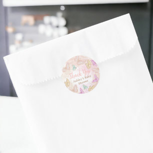 Sticker Rond Jolie fille rose un petit papillon baby shower chi