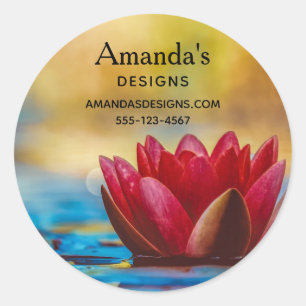 Sticker Rond Jolie photo d'une fleur de Lotus dans un étang