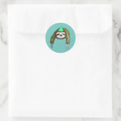 Sticker Rond Joyeuse Sloth en Casquette d'anniversaire (Sac)