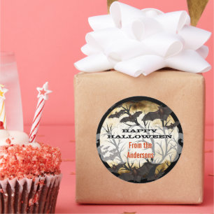 Sticker Rond Joyeuses chauves-souris d'Halloween et parchemin b