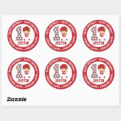 Sticker Rond Joyeux 1er Anniversaire Batteur de Baseball Rouge (Feuille)