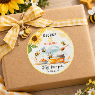 Sticker Rond Joyeux anniversaire de la première abeille avec un