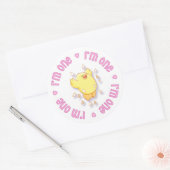Sticker Rond Joyeux Chick 1er Anniversaire rose (Enveloppe)