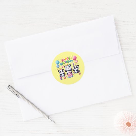 Sticker Rond Joyeux Pandas d'anniversaire (Enveloppe)