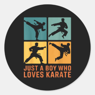 Sticker Rond Juste Un Garçon Qui Aime Le Karaté Arts Martiaux K