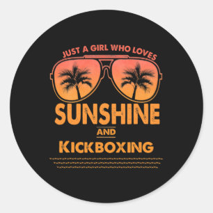 Sticker Rond Juste une fille qui aime la lumière du soleil et l
