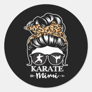 Sticker Rond Karate Mimi Messy Bun Cheveux Funny Karate Fighter