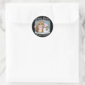 Sticker Rond Kitten Cat and Snowman Friends Share Coffee Winter (Sac)
