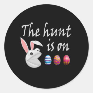 Sticker Rond La chasse est sur la chasse aux œufs de Pâques de