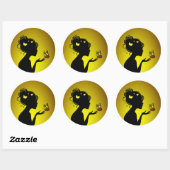 Sticker Rond La femme papillons jaunes (Feuille)