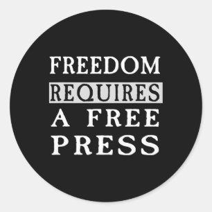 Sticker Rond La liberté nécessite un T-shirt anti-Trump de pres