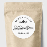 Sticker Rond Laissez Love Brew Mariage Tea Favoriser<br><div class="desc">Des autocollants personnalisés à thé mariage sont disponibles avec le design rustique moderne "let love brew" en noir et blanc.</div>