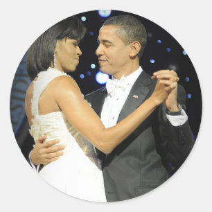 Sticker Rond L'amour est dans le ciel, le premier couple