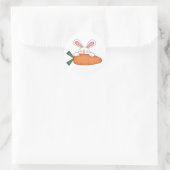 Sticker Rond Lapin Avec T-shirts en carottes et cadeaux (Sac)