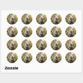 Sticker Rond Lapin léchant un lapin de Pâques en chocolat (Feuille)