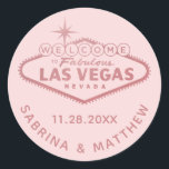 Sticker Rond Las Vegas Mariage Rose or rose<br><div class="desc">Favoriser l'autocollant ou le sceau d'enveloppe avec le "Welcome to Fabulous Las Vegas" Signer dans fausse feuille rose or rose. Cliquez sur PERSONNALISER ULTÉRIEUR pour modifier la couleur,  la police et la couleur du texte arrière - plan.</div>