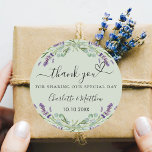 Sticker Rond Lavender sage mariage vert merci<br><div class="desc">Un arrière - plan vert sage décoré de fleurs de lavande et de verdure d'eucalyptus. Personnalisez et ajoutez vos noms et votre date de mariage. Avec le texte : Merci de partager notre journée spéciale.</div>