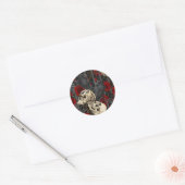 Sticker Rond Le secret de Raven. Illustration gothique sombre e (Enveloppe)