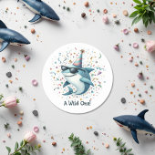 Sticker Rond Le thème du requin "Un sauvage" fête d'anniversair