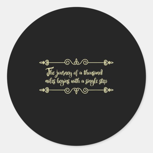 Sticker Rond Le Voyage Commence Par Une Philosophie En Une Seul (Devant)