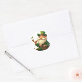 Sticker Rond Leprechaun Créer une magie du trèfle (Enveloppe)