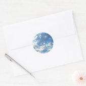 Sticker Rond Les nuages du ciel s'illuminent (Enveloppe)