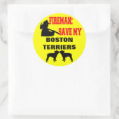 Sticker Rond Les pompiers sauvent mes Boston Terriers (Sac)
