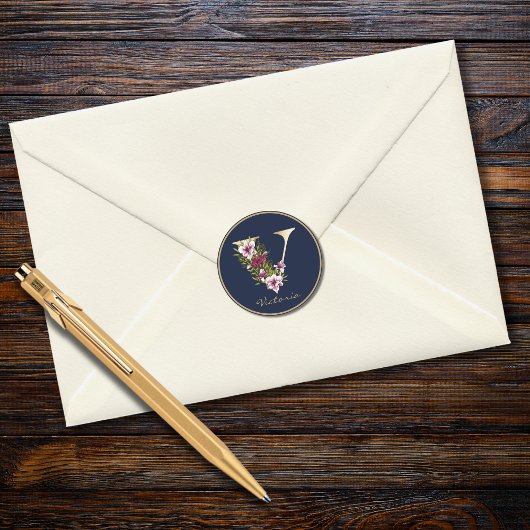 Sticker Rond Lettre d'or V Marsala Monogramme floral blanc