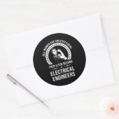 Sticker Rond L'Ingénieur Électrique Pour Femmes Est Créé Égalem (Enveloppe)