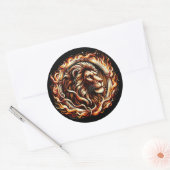Sticker Rond Lion Flamboyant dans un Anneau de Flammes de Feu A (Enveloppe)